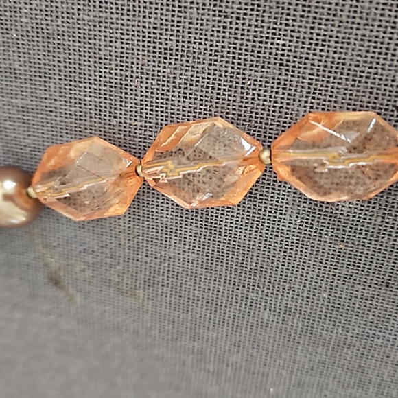 Jones NY corals & golds statement necklace super pretty! Adjustable length - Picture 4 of 7